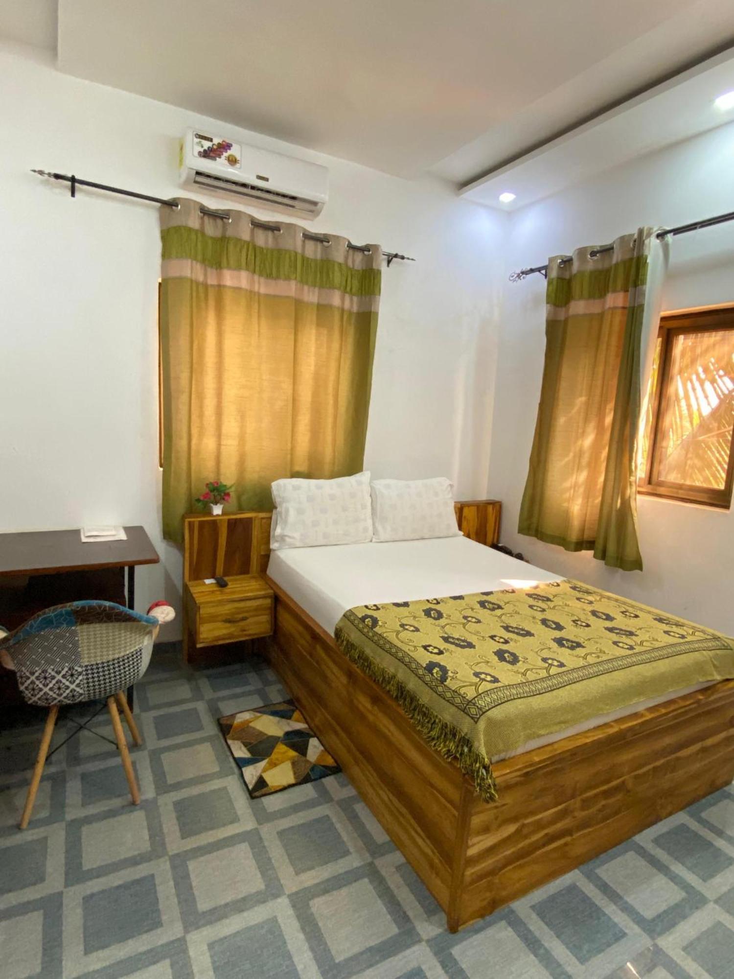 Marys Guest House Lome Exterior photo