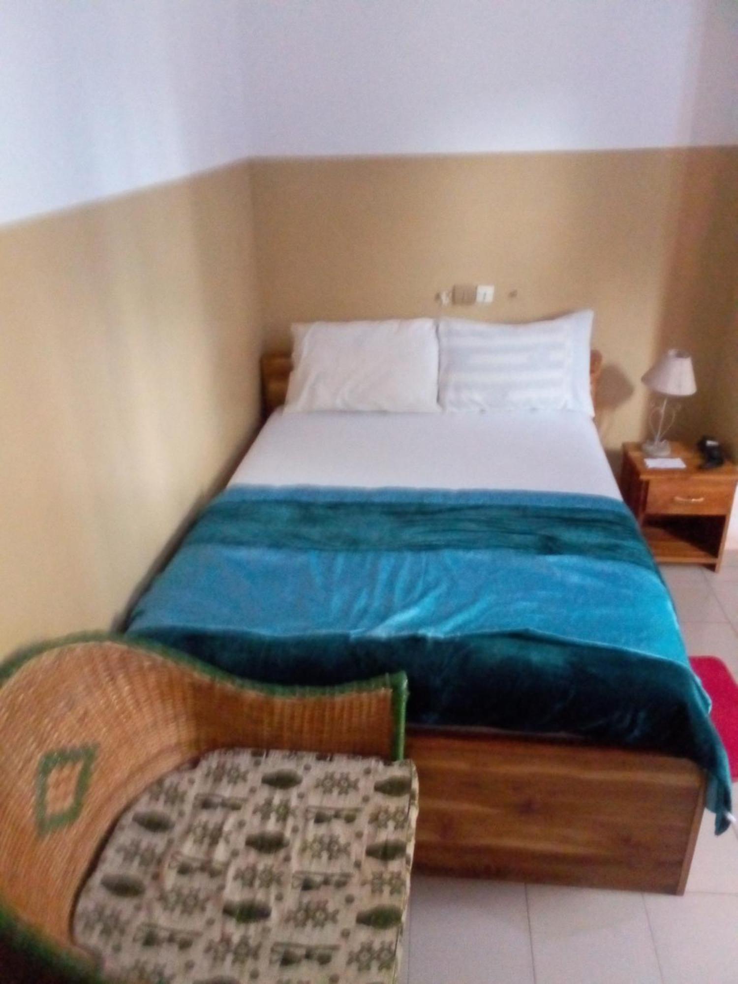 Marys Guest House Lome Exterior photo