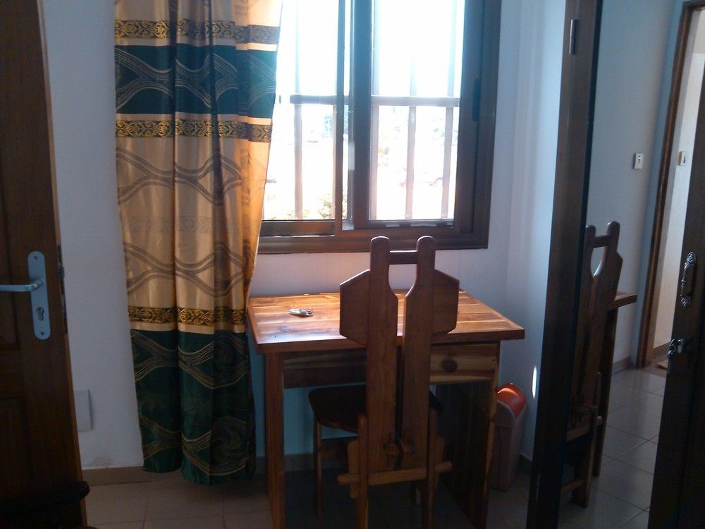 Marys Guest House Lome Exterior photo